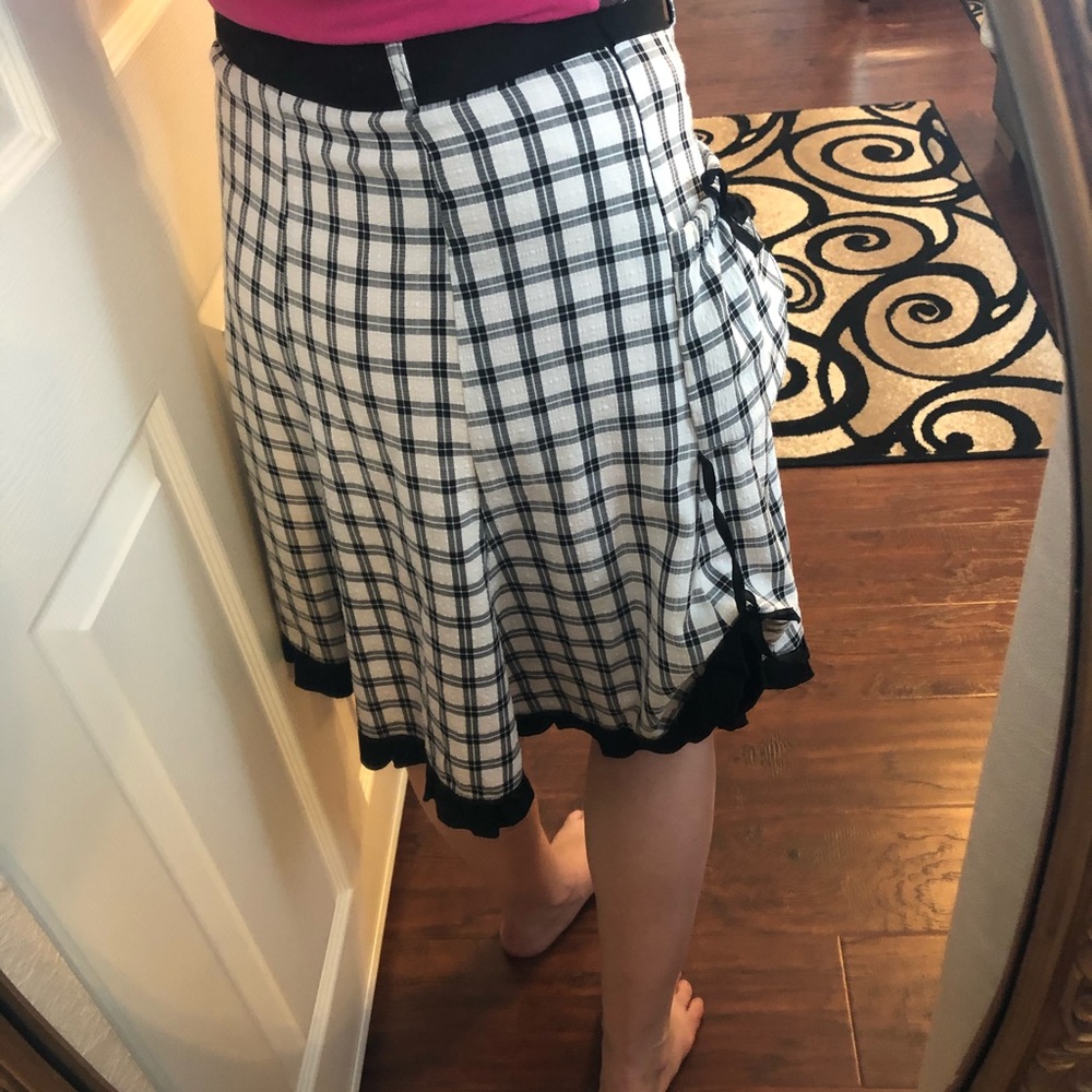 Beautiful women’s skirt! - Picture 10 of 11